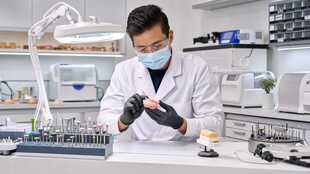 Dental Laboratory Technician