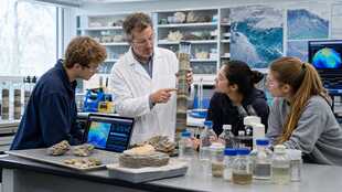 Earth/Marine Sciences Professor