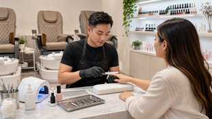 Manicurist/Pedicurist