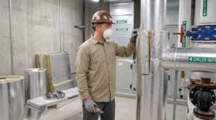 Mechanical Insulation Worker
