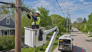 Telecommunications Line Installer