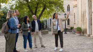 Tour Guide